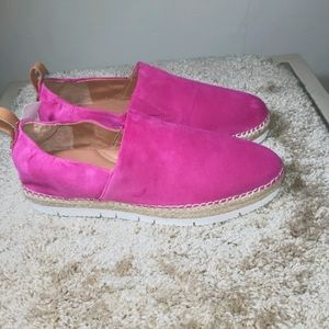 Brand New SUEDE PINK Gentle SOULS BY KENNETH COLE